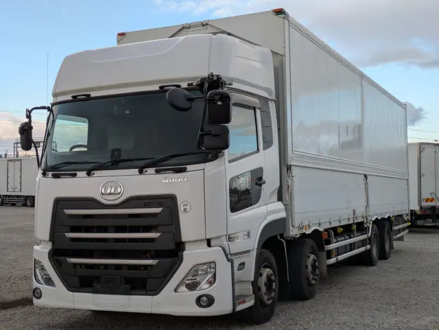 ＵＤ クオン 2PG-CG5CA(8x4)の写真1