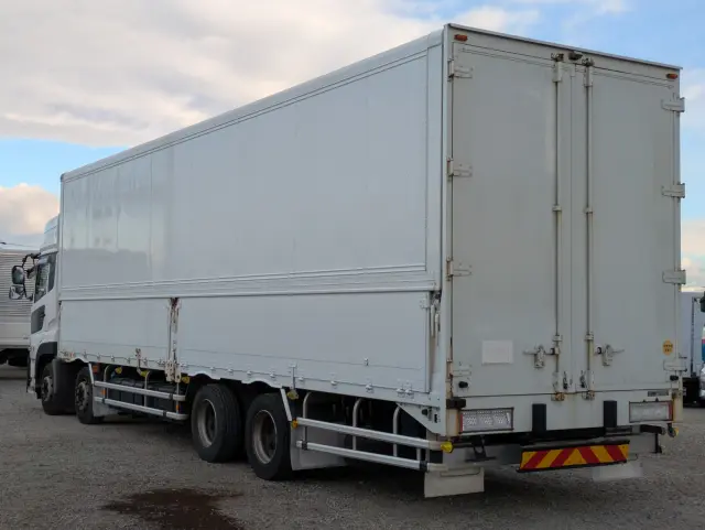 ＵＤ クオン 2PG-CG5CA(8x4)の写真6