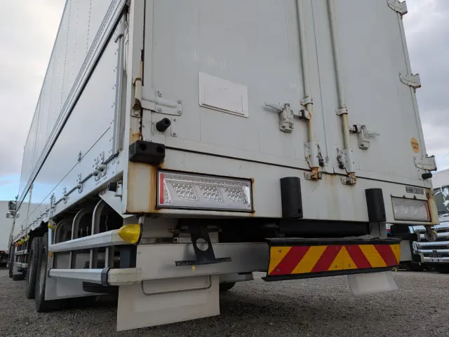 ＵＤ クオン 2PG-CG5CA(8x4)の写真7