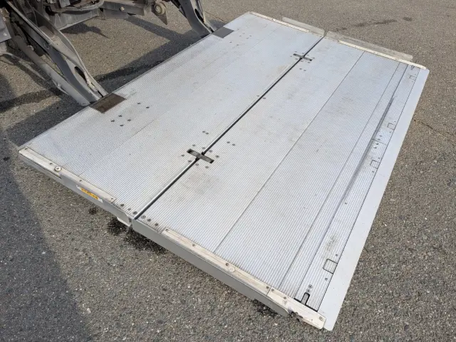 三菱 ファイター 2KG-FK62FZ(2WD)の写真10