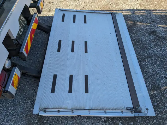 日野 レンジャー QKG-FE7JUAG(2WD)の写真11