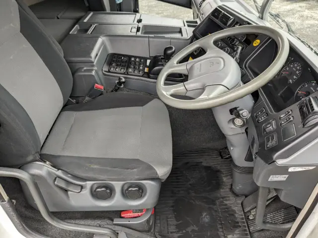 三菱 スーパーグレート QPG-FS64VZ(8x4)の写真35