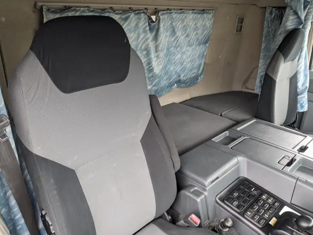 三菱 スーパーグレート QPG-FS64VZ(8x4)の写真37