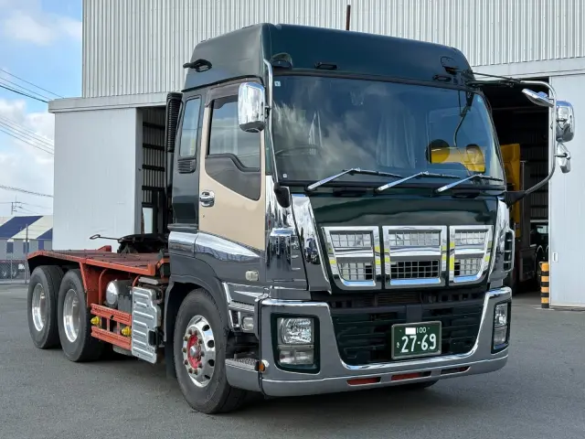 いすゞ ギガ QDG-EXZ52AJ(6x4)の写真3