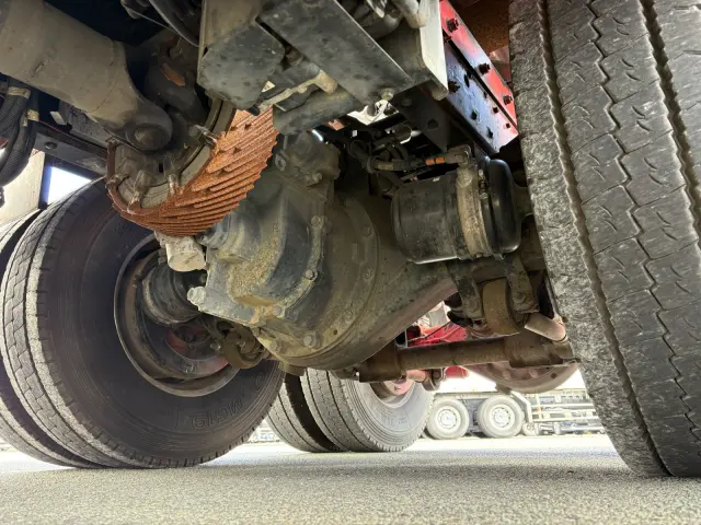 いすゞ ギガ QDG-EXZ52AJ(6x4)の写真11