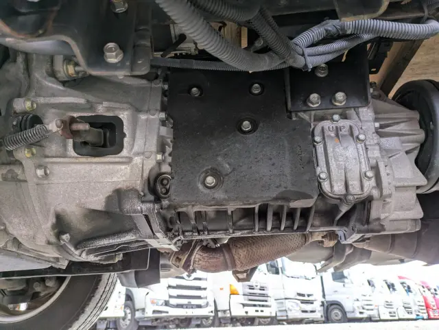 いすゞ エルフ TKG-NKR85A(2WD)の写真24