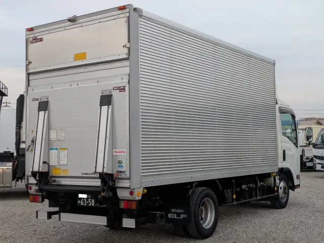 いすゞ エルフ TRG-NMR85AN(2WD)の写真8