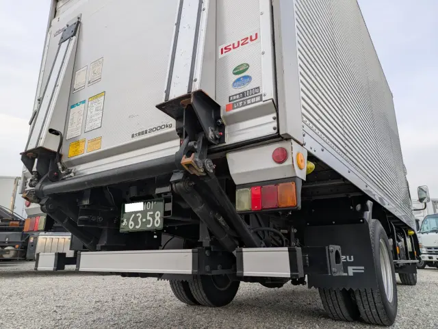 いすゞ エルフ TRG-NMR85AN(2WD)の写真9