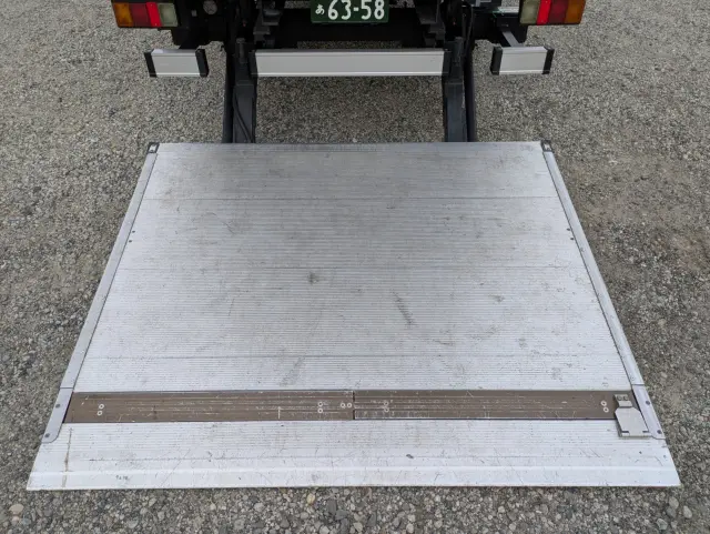 いすゞ エルフ TRG-NMR85AN(2WD)の写真15