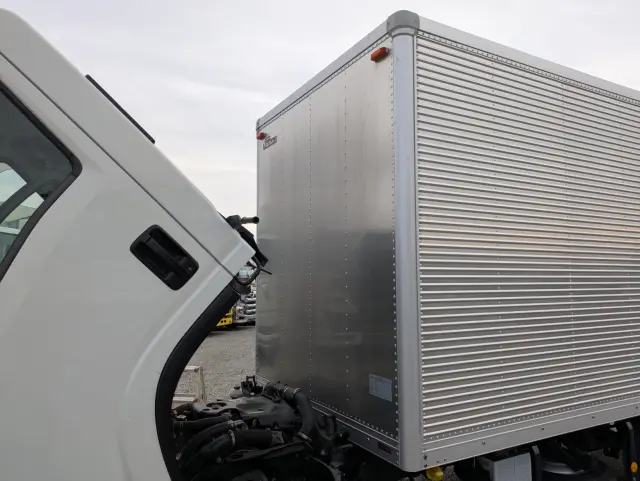 いすゞ エルフ TRG-NMR85AN(2WD)の写真39