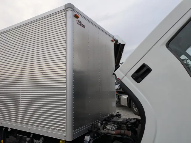 いすゞ エルフ TRG-NMR85AN(2WD)の写真43