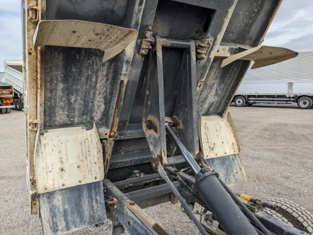 いすゞ エルフ TPG-NJR85AD(2WD)の写真28