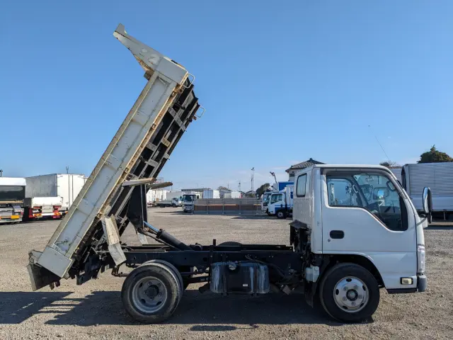 いすゞ エルフ TPG-NJR85AD(2WD)の写真25