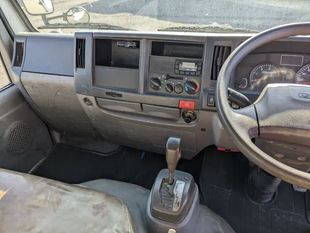 いすゞ エルフ TPG-NJR85AD(2WD)の写真40