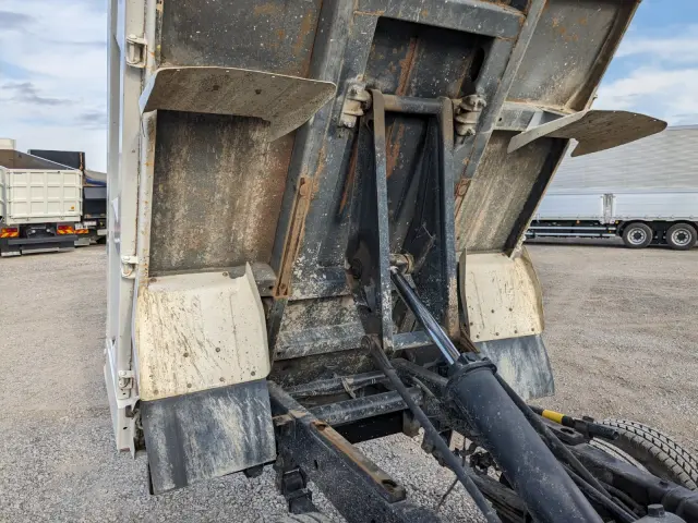 いすゞ エルフ TPG-NJR85AD(2WD)の写真27