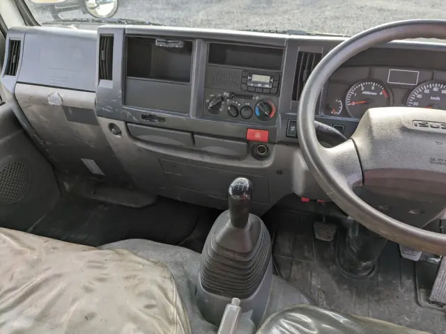 いすゞ エルフ TPG-NJR85AD(2WD)の写真40
