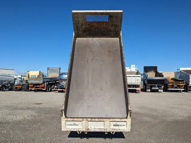 いすゞ エルフ TPG-NJR85AD(2WD)の写真8