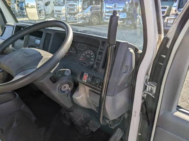 いすゞ エルフ TPG-NJR85AD(2WD)の写真36