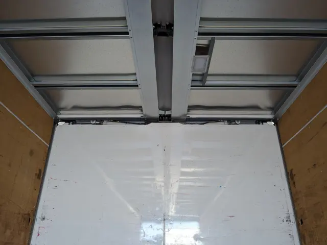 日野 プロフィア 2DG-FR1AHG(6x2)の写真16