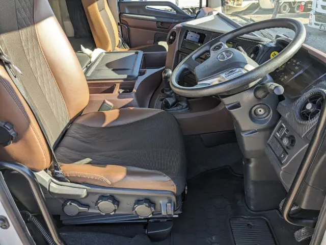 日野 プロフィア 2DG-FR1AHG(6x2)の写真36