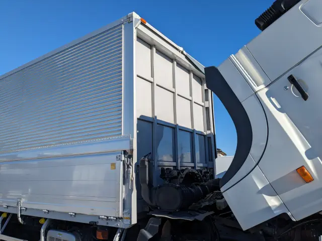 日野 プロフィア 2DG-FR1AHG(6x2)の写真47