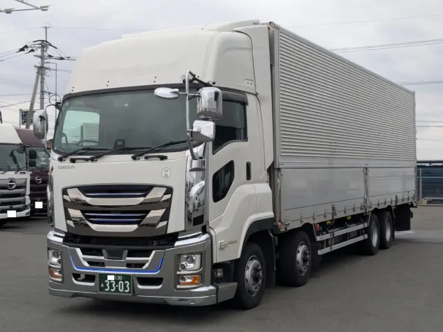 いすゞ ギガ 2PG-CYJ77C(8x4)の写真1