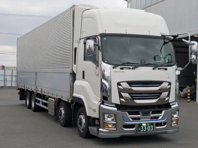 いすゞ ギガ 2PG-CYJ77C(8x4)の写真3