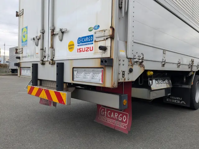 いすゞ ギガ 2PG-CYJ77C(8x4)の写真7
