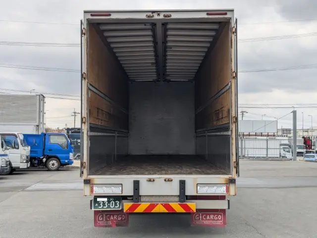 いすゞ ギガ 2PG-CYJ77C(8x4)の写真9