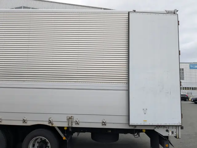 いすゞ ギガ 2PG-CYJ77C(8x4)の写真10