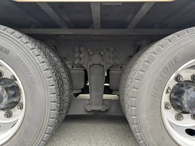 いすゞ ギガ 2PG-CYJ77C(8x4)の写真12