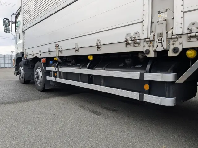 いすゞ ギガ 2PG-CYJ77C(8x4)の写真14