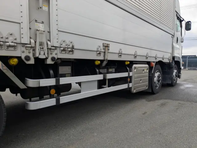 いすゞ ギガ 2PG-CYJ77C(8x4)の写真17