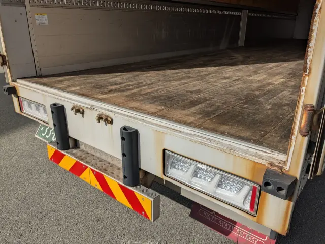 いすゞ ギガ 2PG-CYJ77C(8x4)の写真19