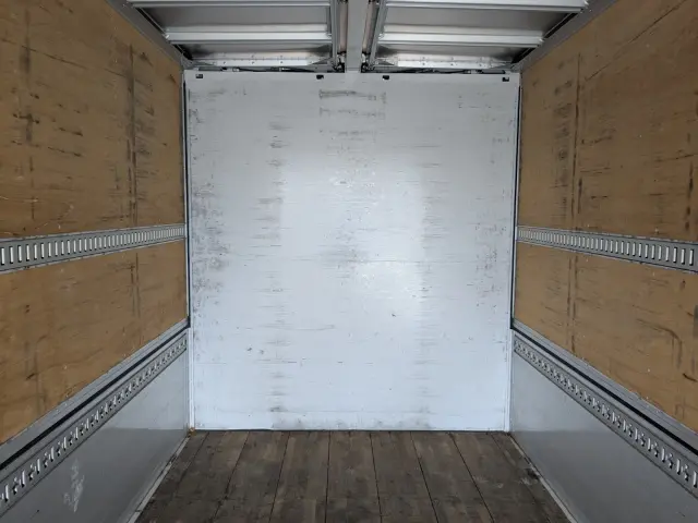 いすゞ ギガ 2PG-CYJ77C(8x4)の写真21