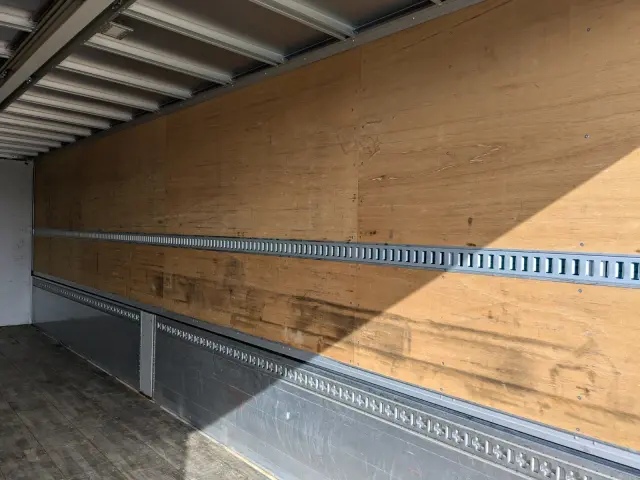 いすゞ ギガ 2PG-CYJ77C(8x4)の写真25