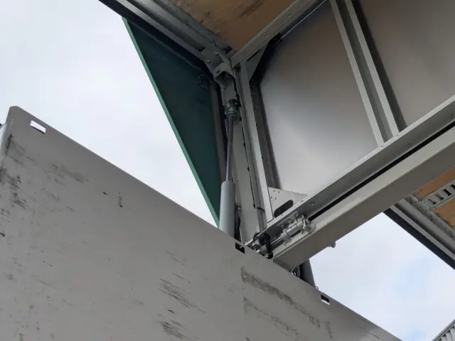 いすゞ ギガ 2PG-CYJ77C(8x4)の写真30