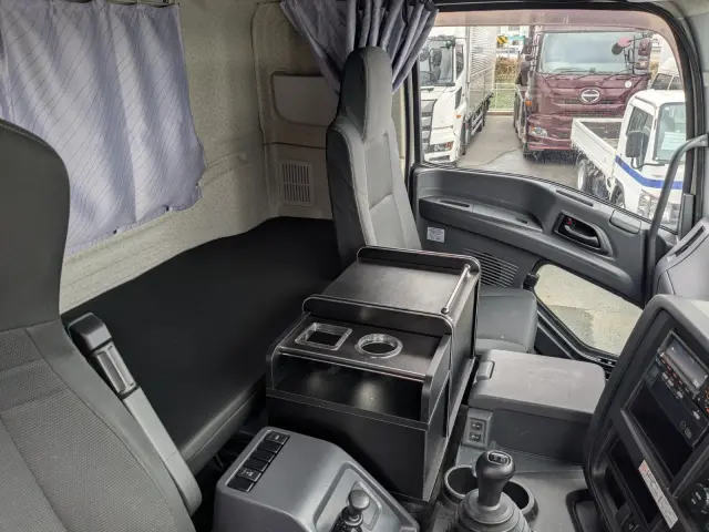 いすゞ ギガ 2PG-CYJ77C(8x4)の写真33