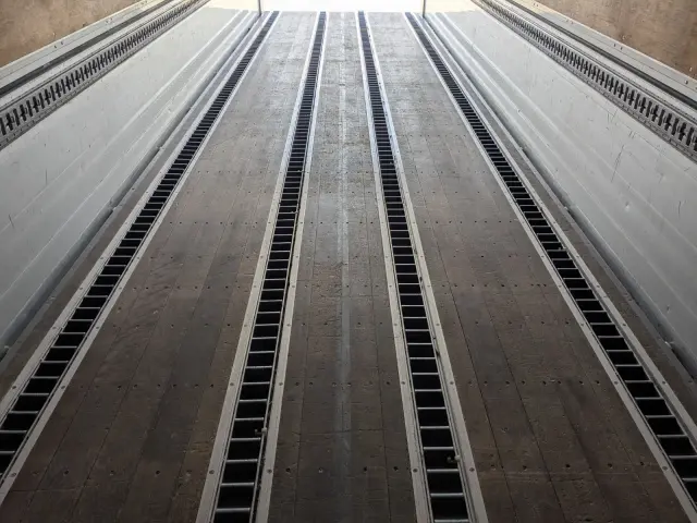 ＵＤ クオン 2PG-CG5CA(8x4)の写真21