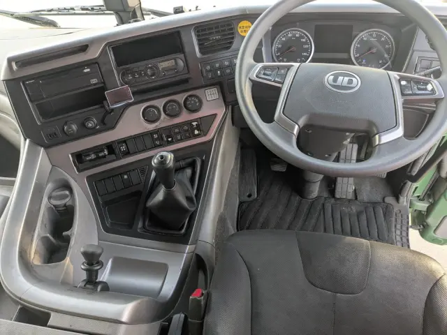 ＵＤ クオン 2PG-CG5CA(8x4)の写真37