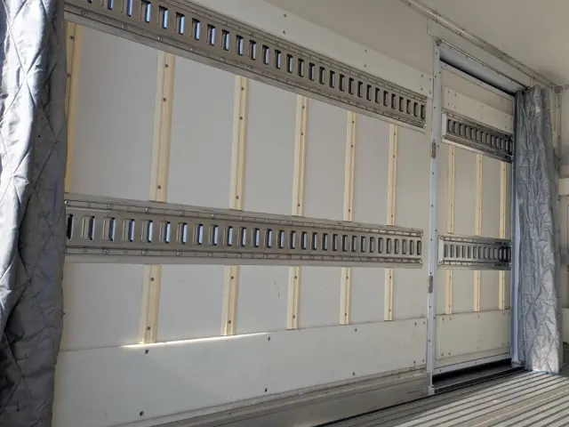 いすゞ エルフ TRG-NJR85AN(2WD)の写真13