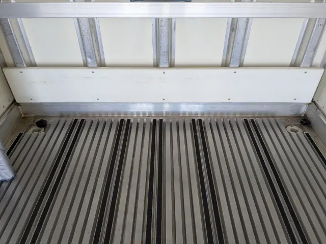 いすゞ エルフ TRG-NJR85AN(2WD)の写真16