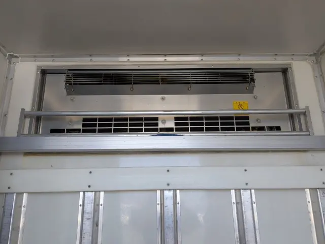 いすゞ エルフ TRG-NJR85AN(2WD)の写真18