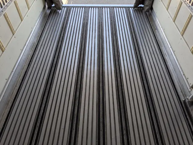 いすゞ エルフ TRG-NJR85AN(2WD)の写真19