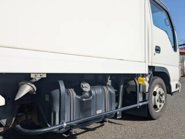 いすゞ エルフ TRG-NJR85AN(2WD)の写真31