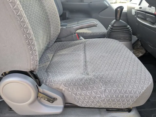 いすゞ エルフ TRG-NJR85AN(2WD)の写真32