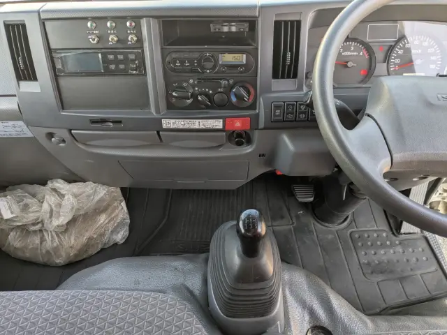 いすゞ エルフ TRG-NJR85AN(2WD)の写真35