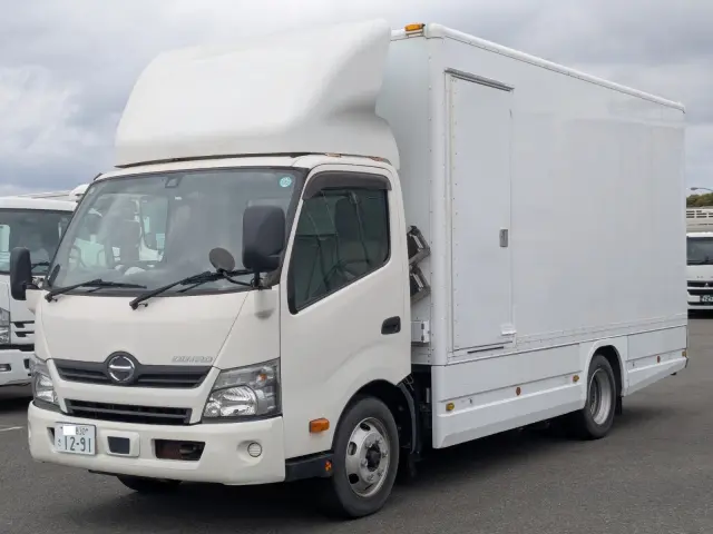 日野 デュトロ TPG-XZU712M(2WD)の写真1