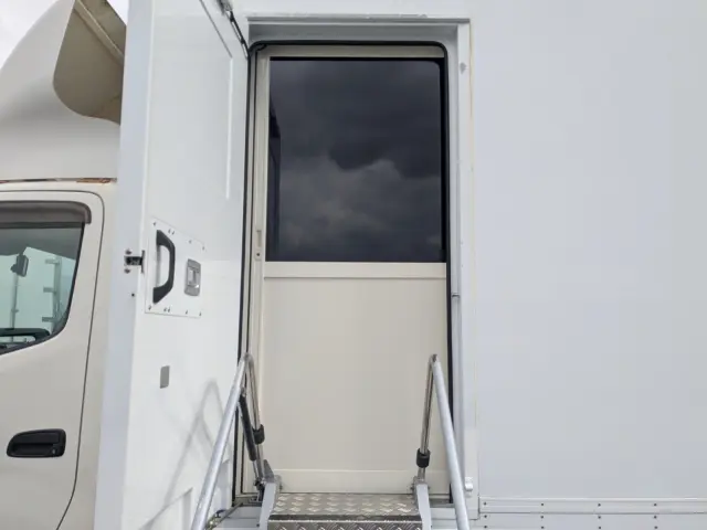 日野 デュトロ TPG-XZU712M(2WD)の写真23