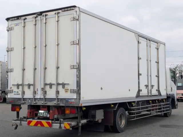 いすゞ フォワード TKG-FRR90T2(2WD)の写真4